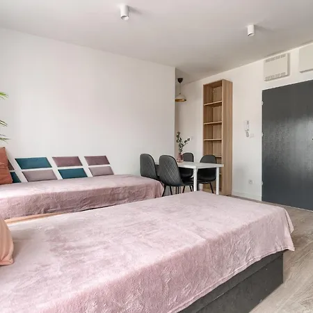 Kamienica Centrum 16 *